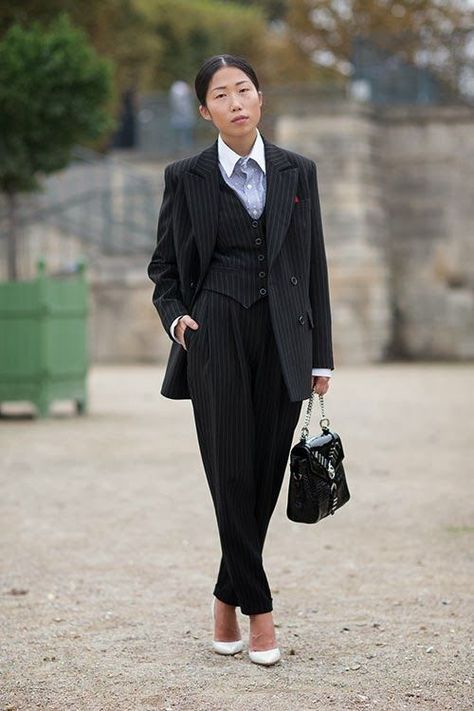 womens pinstripe suit Womens Suit Outfits, Street Style Paris Fashion Week, Boyfriend Look, Paris Street Style Spring, Look Formal, Fashion Week Spring 2014, Paris Fashion Week Street Style, Pinstripe Suit, Fashion Articles