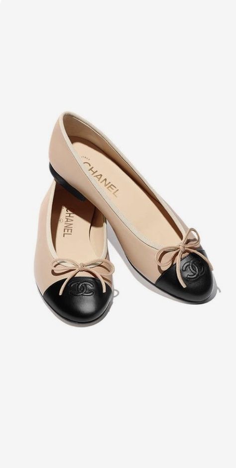 Beige Ballet Flats, Heels Chanel, Chanel Flats, Shoes Chanel, Prom Heels, Burberry Handbags, Prom Shoes, Classic Shoes, Latest Shoes