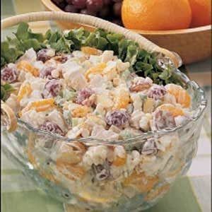 Creamy Chicken Salad, Mandarin Salad, Country Magazine, Mandarin Oranges, Grape Salad, Chicken Salad Recipe, Salad Pasta, Refreshing Salad, Citrus Chicken