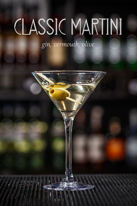 Classic martini gin and vermouth cocktail. Martini With Olives, Vintage Martini, Drinks Aesthetic, Espresso Recipes, Classic Martini, Gin Drinks, Cocktail Photography, Object Drawing, Martini Cocktail