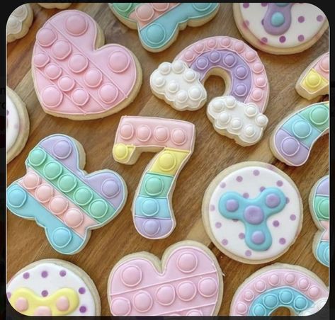 Pop It Cookies, Popit Birthday, Unicorn Party Food, Giraffe Cakes, Bday Party Kids, 10 Birthday Cake, 13th Birthday Parties, Character Cakes, Bday Girl