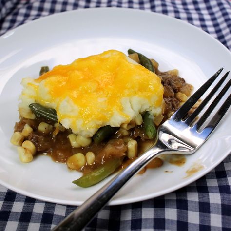 Shepherds Pie (Cottage Pie) - With Shredded Meat, no need for Tomato sauce Cajun Shepherds Pie Recipe, Irish Pub Food, Shepherd Pie, Chili Cornbread, Easy Shepherds Pie, Shepherds Pie Recipe, Cottage Pie, Pub Food, Shepherd's Pie