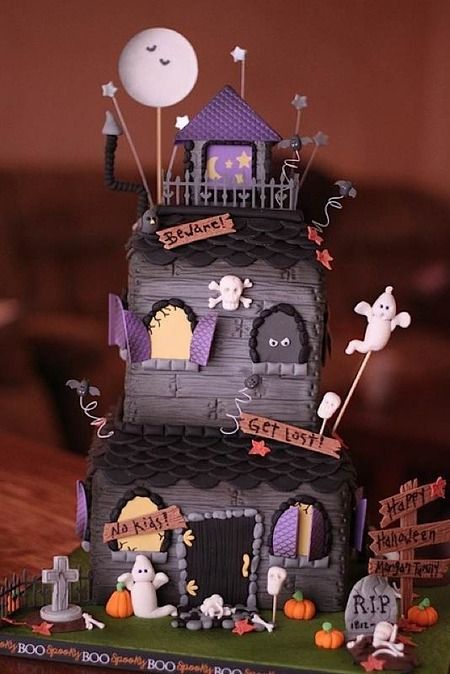 Sunday Sweets: Halloween Cuteness! cake Haunted House Halloween Cake, Buffet Halloween, Haunted House Cake, Menu Halloween, Super Torte, Halloween Torte, Pasteles Halloween, Cake Wrecks, Casa Halloween