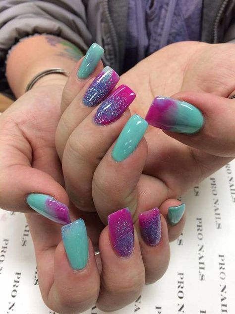 Mood changing powder #Instagram #pronailspoplarbluff Color Changing Nail Designs, Color Changing Nails Designs, Fall Color Changing Nails, Mood Change Nails, Nail Changing Color Gel Polish, Chameleon Powder Nails, Mood Color Changing Nails, Mood Changing Nails, Mood Changing Nail Polish