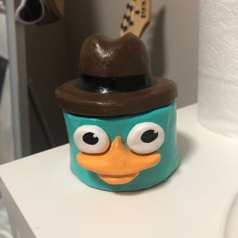 Perry The Platypus Clay Mug, Perry The Platypus Ceramic, Clay Functional Projects, Funny Ceramics Ideas, Perry The Platypus Clay, Clay Easy Ideas, Things Made Of Clay, Cute Pinch Pot Ideas, Aesthetic Pottery Ideas