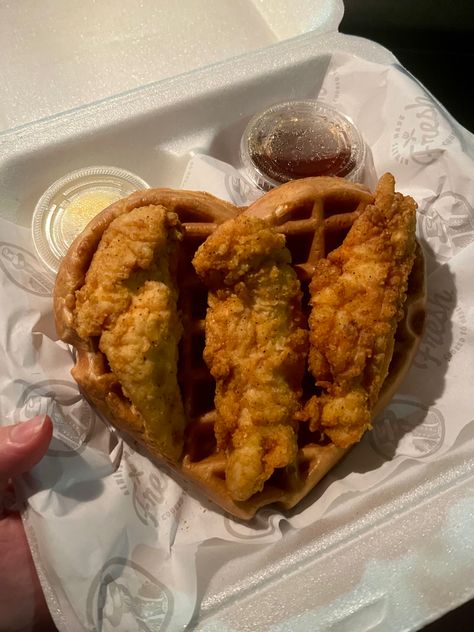 Slim chicken’s chicken & waffles on Valentines day #chicken #waffles #heart #lovecore #food #aesthetic #breakfast #dinner #takeoutrecipes Chicken Tenders Aesthetic, Waffles And Chicken, Slim Chickens, Chicken And Waffles Recipe, Heart Waffles, Southern Sides, Chicken N Waffles, Cooking Decor, Chicken Waffles