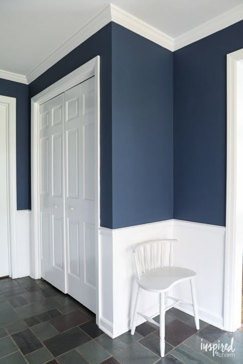 Blue Hallway, Stiffkey Blue, Hallway Colours, Hallway Designs, Farrow And Ball, White Chair, Blue Living Room, Blue Rooms, Master Bedrooms Decor