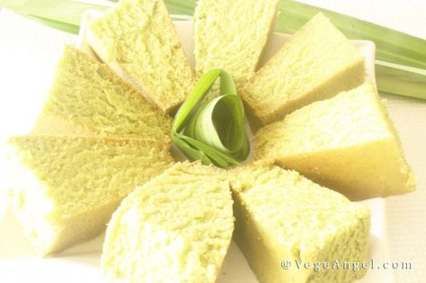 Eggless Pandan Sponge Cake 无蛋斑兰海绵蛋糕 Milk Sponge Cake Recipe, Asian Pastries, Balinese Recipe, Pandan Cake, Eggless Cake Recipe, Vegetarian Bake, Vegan Cakes, Healthy Vegan Desserts, Sponge Cake Recipes