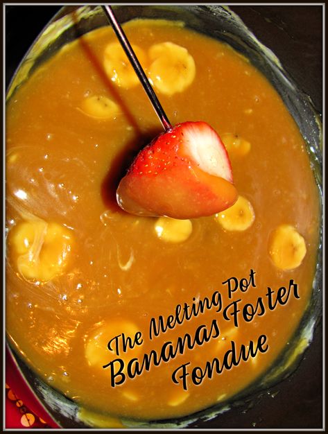 This dessert fondue recipe is from The Melting Pot cookbook.  Easy to make, yet an impressive dish that is mouth-wateringly delicious! Fondue Dessert, Broth Fondue Recipes, Fondue Recipes Meat, Melting Pot Recipes, Fondue Dippers, Fondue Restaurant, Dessert Fondue, Fondue Dinner, Banana Foster