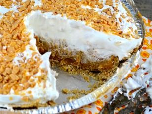 Caramel Pie Condensed Milk, Slow Cooker Caramel, Caramel Pie Recipe, Small Crock Pot, Caramel Pie, Toffee Chips, Pie Crumble, Easy Pie Recipes, Slow Cooked Meals