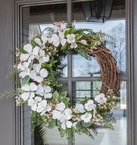 DIY Woodland Spring Dogwood & Fern Wreath | DeeplySouthernHome Dogwood Wreath, Spring Wreath Tutorial, Fern Wreath, Beautiful Door Wreaths, Diy Woodland, Types Of Ferns, Diy Spring Wreath, Dogwood Blossoms, Wreath Project