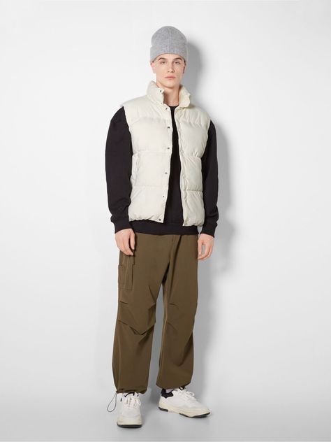 Puffer Vest Outfit Men, White Puffer Vest Outfit, Gilet Men, Vest Outfits Men, Puffer Vest Outfit, White Puffer Vest, Quilted Gilet, Vest Outfit, Quilt Jacket