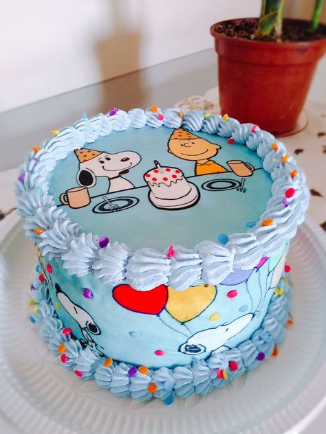 Bolo Snoopy, Snoopy Cake, Snoopy Party, Snoopy Birthday, Cute Baking, Creative Birthday Cakes, Beautiful Birthday, Pretty Birthday Cakes, Cute Birthday Cakes