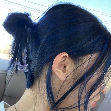 Dark Blue Tips Hair, Dark And Light Blue Hair, Warm Blue Hair, Dark Blue Hair With Bangs, Dark Blue Short Hair, Short Dark Blue Hair, Indigo Blue Hair, Dark Blue Bob, Blue Hair With Bangs