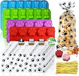 Dog Treat Packaging, Dog Party Favors, Dog Treats Homemade Easy, Make Dog Food, Easy Dog Treats, Healthy Dog Treats Homemade, Puppy Mom, Candy Molds Silicone, Dog Treats Homemade Recipes