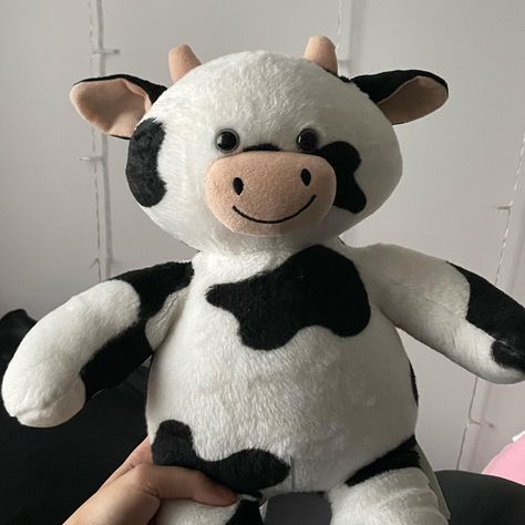 Cow plush with black and white spots Cow Build A Bear, Cute Build A Bears Aesthetic, Long Horn Cow Build A Bear, Kawaii Build A Bear, Cow Plushie Aesthetic, Cow Toys, Build A Bear, Bear Stuffed Animal, Cute Toys