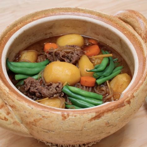 Japanese Beef Stew Recipe, Beef Potato Stew, Japanese Beef Stew, Beef And Potato Stew, Sushi Roll Recipes, Japanese Beef, Potato Stew, Easy Japanese Recipes, Japanese Home