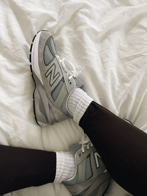 New Balance 990 V5, Shoe Aesthetic, New Balance Shoe, Silver Chain Anklet, New Balance 990, Pearl Anklet, Sneakers Looks, Summer Skin, New Balance Sneakers