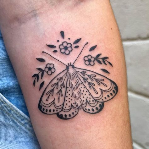 Witchy Cat Tattoo, Ally Love, Traditional Moth Tattoo, Aa Tattoos, Patchwork Tattoos, Insect Tattoo, Moth Tattoo, Crop Cami Top, Knee Tattoo