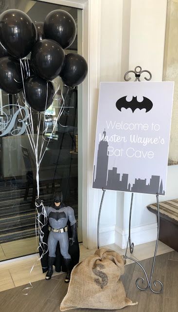 Modern Monochromatic Batman Party Ideas | Celebration Stylist | Popular Party Planning Blog Batman Party Table, Modern Batman Party, Batman Bday Party Ideas, Batman Birthday Centerpieces, Batman Balloon Arch, Batman Party Ideas Decoration, Modern Batman Birthday Party, Batman 3rd Birthday Party, Batman Food Ideas For Party