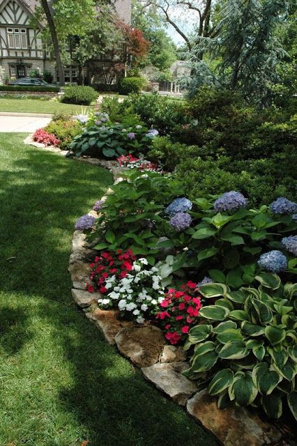 Round Landscape Design Flower Beds, Flower Bed With Stepping Stones, East Coast Front Yard Landscaping, Front Entryway Landscape Ideas, Rock Garden Shrubs, Flower Rock Garden Ideas, Front Yard Landscaping Layout, Landscape Front Porch, Rock Flower Beds In Front Of House