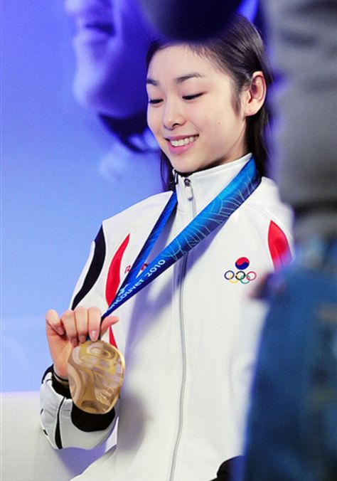 Yuna Kim Skating, Yuna Kim, Kim Yuna, Ice Skaters, Figure Skaters, Olympic Champion, Figure Skater, Olympic Games, Figure Skating