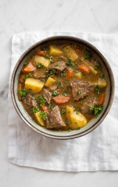 This Instant Pot Irish stew has tender beef, potatoes, carrots, and a delicious traditional Guinness sauce. You will love this simple stew recipe! It's perfect for St. Patrick's Day or any occasion where you want a comforting beef stew recipe. The electric pressure cooker makes this authentic recipe so easy to make. Stew Aesthetic, Easy Stew Recipes, Irish Stew Recipe, Tasty Beef Stew, Irish Beef Stew, Crockpot Recipes Beef Stew, Healthy Meat Recipes, Irish Stew, Potatoes Carrots