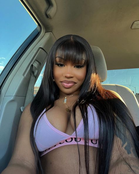 Bang Wig, Frontal Wig Hairstyles, Brown Skin Makeup, Fringe Bangs, Glueless Wig, Face Acne, Pretty Faces, Face Card, Wig With Bangs