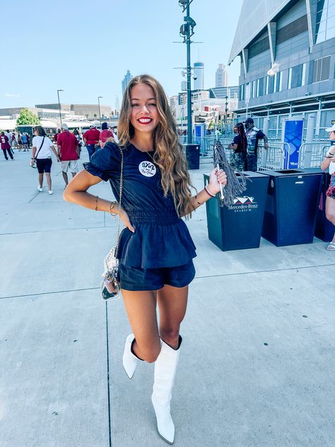 Gameday outfit black romper preppy college sorority girl Kentucky Gameday Outfits, Navy Blue Game Day Outfit, Auburn Football Game Outfit, Duke Game Day Outfit, Navy And Gold Game Day Outfits, Overalls Gameday Outfit, Navy Blue Gameday Outfit, Navy Gameday Outfit, Auburn Outfits