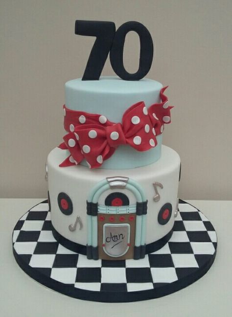 Diner Cake, 50s Cake, Grease Themed Parties, Elvis Cakes, Elvis Birthday, 50s Theme Parties, Retro Birthday Parties, Sock Hop Party, Diner Party