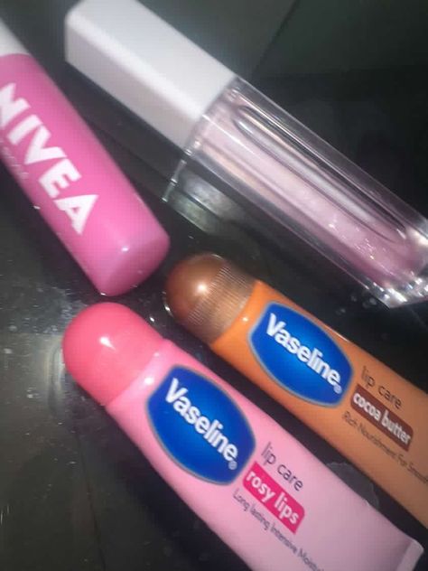 Vaseline Lip Therapy Aesthetic, Tinted Lips, Vaseline Cocoa Butter, Cocoa Butter Lip Balm, Vaseline Lip Therapy, Vaseline Lip, Lip Therapy, Rosy Lips, Lip Balm Tubes