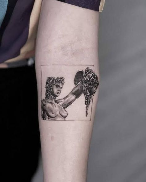 Medusa Sculpture Tattoo, Medusa Holding Perseus Head Tattoo, Medusa Vs Perseus, Perseus Tattoo Design, Beautiful Medusa Tattoo, Perseus Tattoo, Medusa Tattoo Ideas, Greek Character, Beautiful Medusa