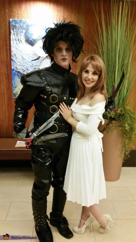 Edward Scissorhands and Kim Boggs Halloween Costume Idea Kim Costume Edward Scissorhands, Edward Scissorhands Family Costume, Edward And Kim Costume, Kim Edward Scissorhands Costume, Kim Boggs Outfits, Edward Scissorhands Costume Couples, Edward Scissorhands And Kim Costume, Edward Scissorhands Couple Costume, Edwards Scissorhands Costume