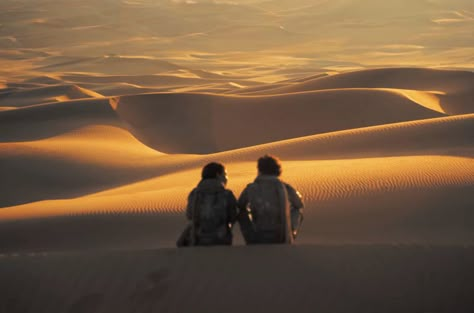 Dune: Part Two Dune 2 Bts, Dune Movie Cinematography, Chani Aesthetic Dune, Dune Landscape Movie, Dune Matching Pfp, Dune Film Stills, Dune Movie Shots, Dune Part One, Dune Part 2 Cinematography