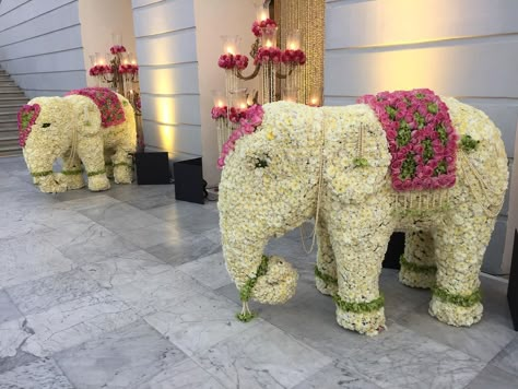 Floral Wedding Decor, Elephant Decoration, Themed Wedding Decorations, Floral Elephant, Diy Floral Decor, Wedding Background Decoration, Diwali Decorations At Home, Baby Shower Deco, Personalized Wedding Decor