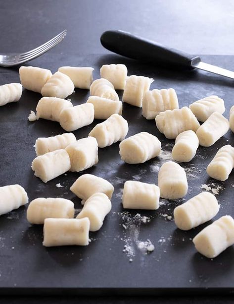 Make Gnocchi, Gluten Free Dumplings, Gluten Free Gnocchi, Homemade Gnocchi, Potato Gnocchi, Gluten Free Potatoes, Pasta Pasta, Gnocchi Recipes, Gf Recipes