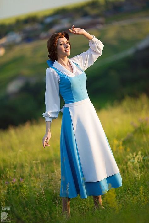 Princess Cosplay Ideas for 2016 - Rolecosplay Belle Blue Dress, Cosplay Disney, Beauty And The Beast Costume, Disney Princess Cosplay, Belle Cosplay, Beast Costume, Disney Princess Costumes, Belle Costume, Princess Beauty