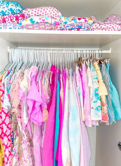 Preppy Southern Girl Aesthetic, Preppy Closets, Southern Preppy, Preppy Stores, Preppy Closet, Preppy Blogs, Preppy Wardrobe, Preppy Bedroom, Closet Tour