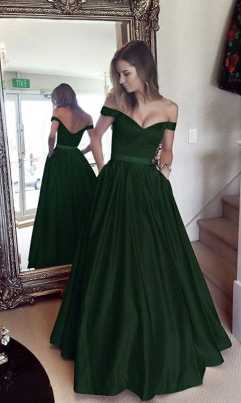 Fancy Long Dresses Formal, Dark Green Princess Dress, Emerald Green Formal Dress Classy, Emerald Green Grad Dress, Emerald Green Dress Formal, Slytherin Prom Dress, Emerald Green Dress Prom, Emerald Green Gowns, Green Dresses Formal