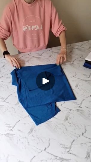 561K views · 3.6K reactions | T-shirts for a small shelf #folding #tshirt #easy #foryoupage #fyp #hack #xyzbca | Arianna Larsen | Arianna Larsen · Original audio Pliage Tee Shirt, Fold T Shirts, Folding Tips, Fold Towels, How To Fold Towels, Small Shelf, Folding Clothes, Small Shelves, Household Hacks