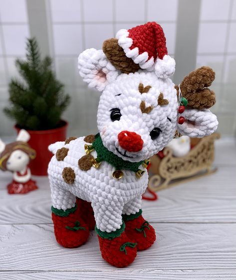 Ravelry: Rudolph the Red-Nosed Reindeer by Alena Titova Crochet Reindeer, Reindeer Pattern, Christmas Crochet Patterns Free, Crocheted Christmas, Crochet Deer, Confection Au Crochet, Crochet Xmas, Crochet Christmas Decorations, Holiday Crochet