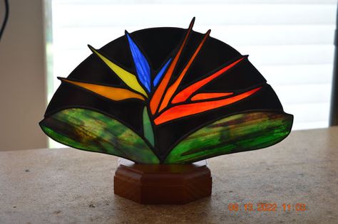 Stained Glass Fan Light Patterns, Stained Glass Fan Lamp Patterns, Stained Glass Fan Lamps, Tiffany Vitray, Stained Glass Lighting, Stained Glass Bird, Stained Glass Window Panel, Glass Lamps, Stained Glass Lamps