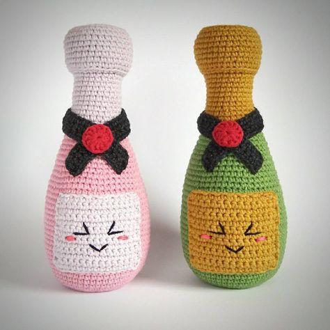 Bottle Crochet, Wine Sleeve, Pattern Language, Unique Cupcakes, Bottle Cozies, Step By Step Crochet, Crochet Food, Crochet Pattern Amigurumi, Champagne Bottles