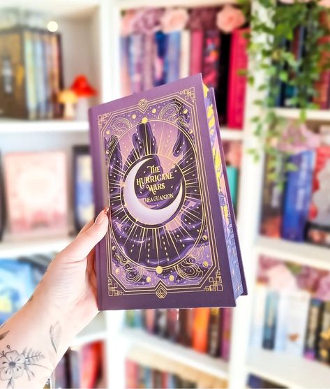 Books With Pretty Covers, Fairyloot Books, Pretty Book Covers, Book Corner Ideas Bedroom, Mood Reader, Pretty Books, Beauty Journal, Hair Layers, Corner Ideas