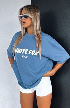 T-shirt design ideas for women Trendy Oversized T Shirts, Fox T Shirt, T Shirt Print Design, Oversize Tshirt Outfits, Printed Tee Women, T-shirt Print Design, Oversize Tee, Shirt Oversize, Oversized T Shirts