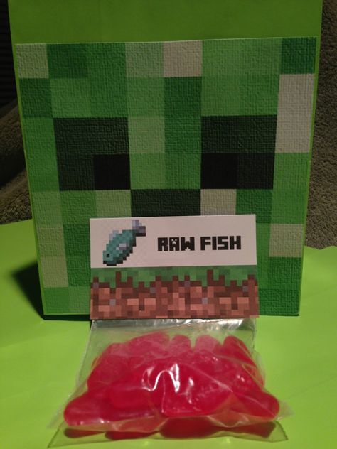 Minecraft Birthday Party Favors, Minecraft Party Favors, Minecraft Bday, Minecraft Party Decorations, Minecraft Food, Minecraft Printables, Birthday Package, Minecraft Theme, Raw Fish