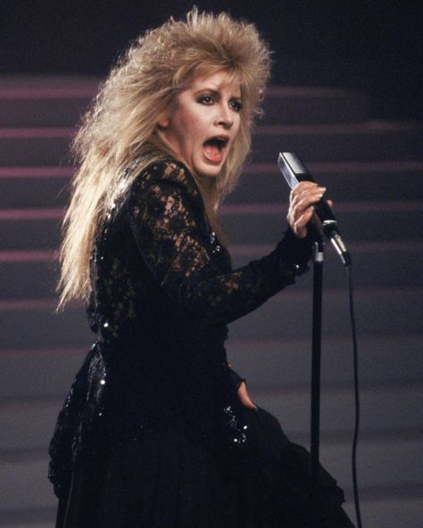 Stevie Nicks - I Can't Wait -music video - 1986 Stevie Nicks 80s, Stevie Nicks Albums, Stevie Nicks Lindsey Buckingham, Buckingham Nicks, Stephanie Lynn, Stevie Nicks Style, Lindsey Buckingham, Stevie Nicks Fleetwood Mac, Fashion 70s