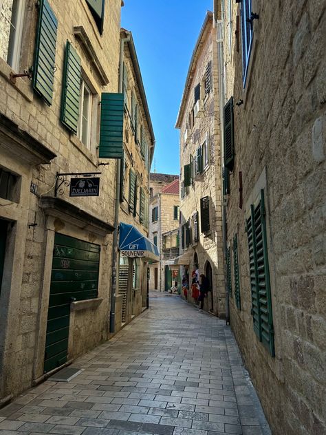 Kotor Montenegro Old Town, Podgorica Aesthetic, Kotor Montenegro Aesthetic, Croatia Astetic, Kotor Aesthetic, Dubrovnik Aesthetic, Townhouse Aesthetic, Montenegro Aesthetic, Travel Albania