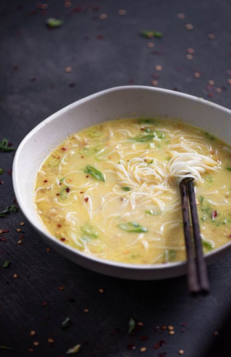 Easy Thai Coconut Noodle Soup - No Dairy No Cry Coconut Noodle Soup, Noodle Curry, Thai Recipes Noodles, Thai Noodle Soups, Coconut Milk Rice, Thai Coconut Soup, Rice Noodle Soups, Coconut Milk Soup, Coconut Ginger