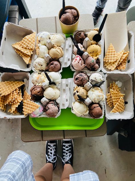 Ice Cream Shack Ideas, Nostalgic Ice Cream Shop, Ice Cream And Coffee Shop Ideas, Walk Up Ice Cream Shop, Ice Cream Coffee Shop, Ice Cream Flights, Beach Ice Cream Shop, Ice Cream Store Aesthetic, Ice Cream Business Ideas